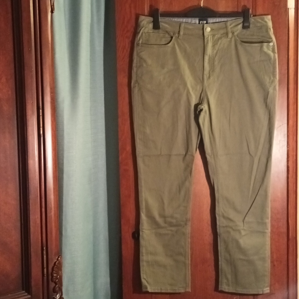 NWT Men's Size 38x30 Gap Slim Fit Pants